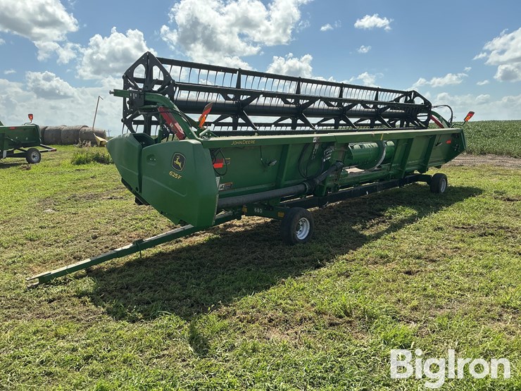 2020-john-deere-625f-image-5