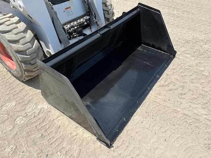 wildcat-74"-skid-steer-snow/litter-bucket-image-3