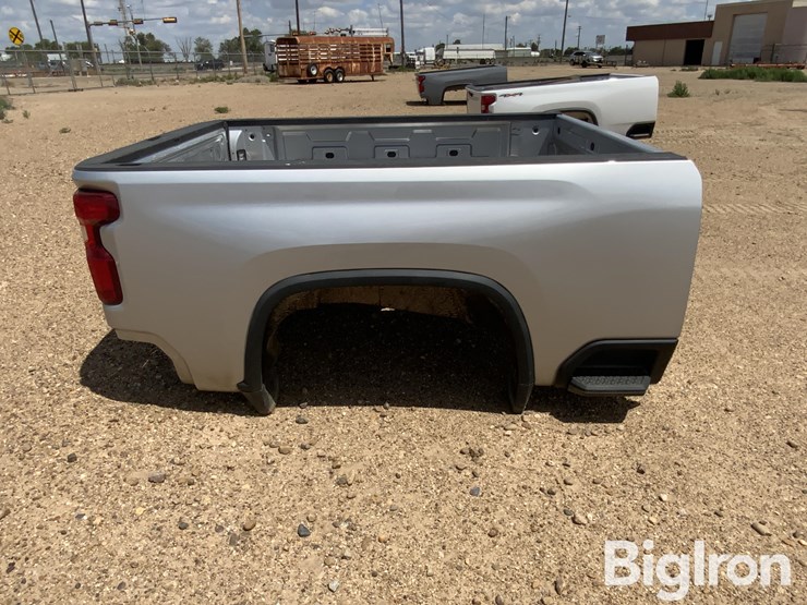 2023-chevrolet-2500-image-4