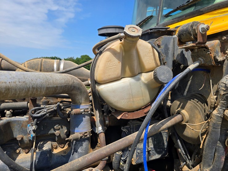 2002-mack-rd688s-image-84