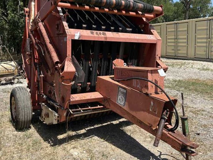 hesston-5500-image-3