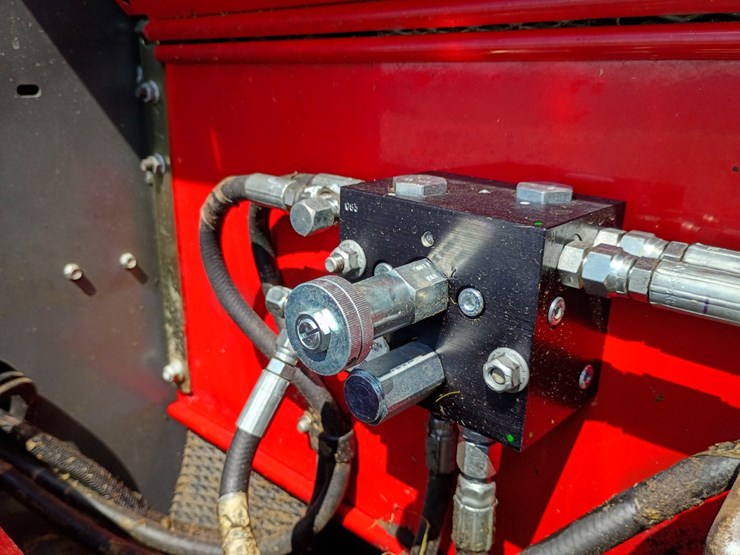 massey-ferguson-1745-image-18