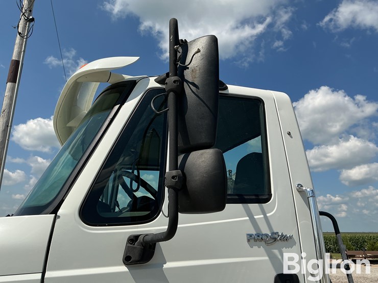 2011-international-prostar-image-19