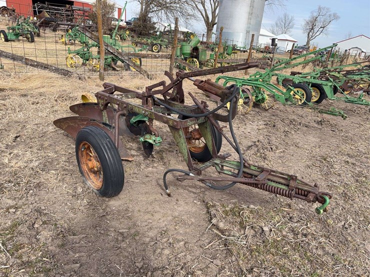 john-deere-no.-44-pull-type-two-bottom-plow-image-7