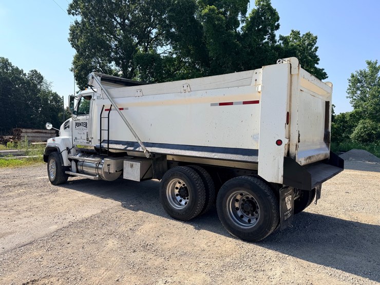 2016-western-star-4700-image-11