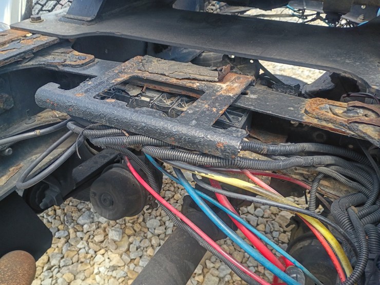 2008-freightliner-m2-106-image-68