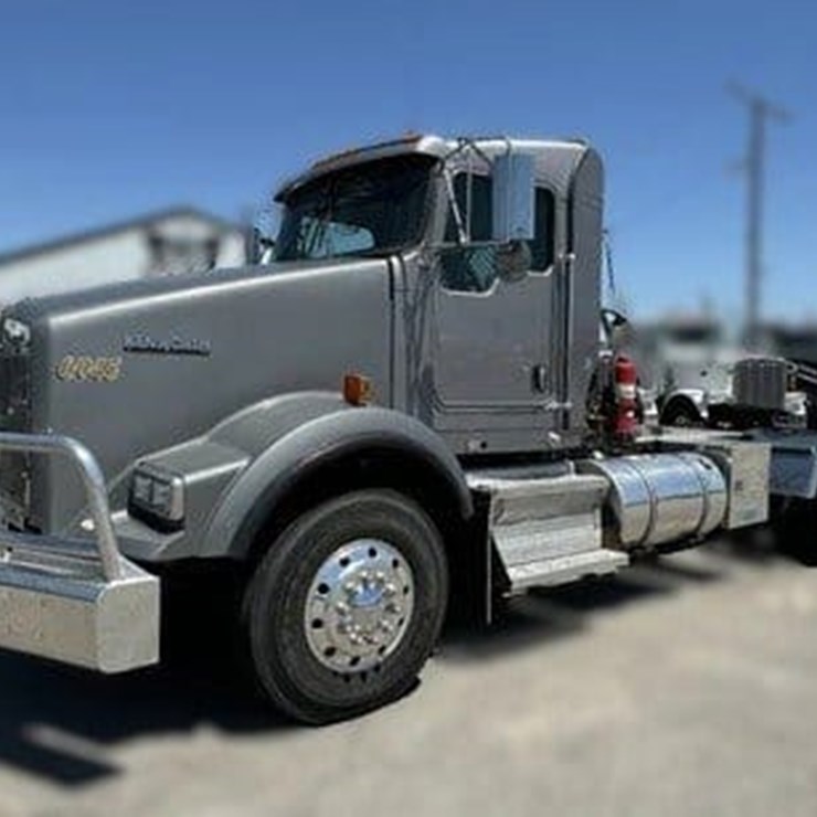 2013 KENWORTH T800