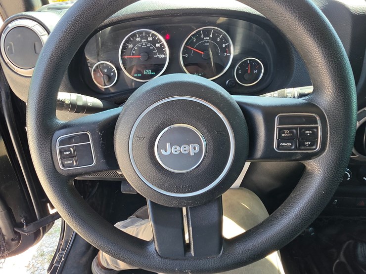 2015-jeep-wrangler-image-38