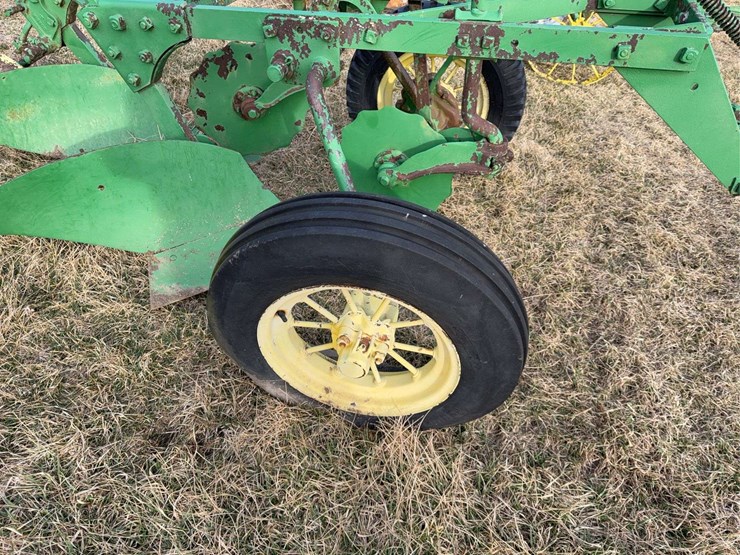 john-deere-pull-type-no.-44-two-bottom-plow-image-10