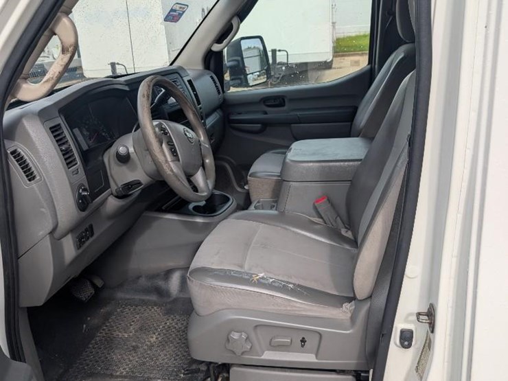 2013-nissan-nv3500-image-5