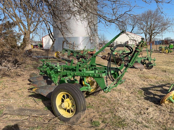 john-deere-no.-55-a-b-h-pull-type-three-bottom-plow-image-1