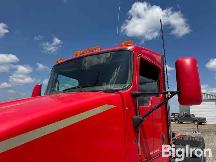 2013-kenworth-t800-image-13
