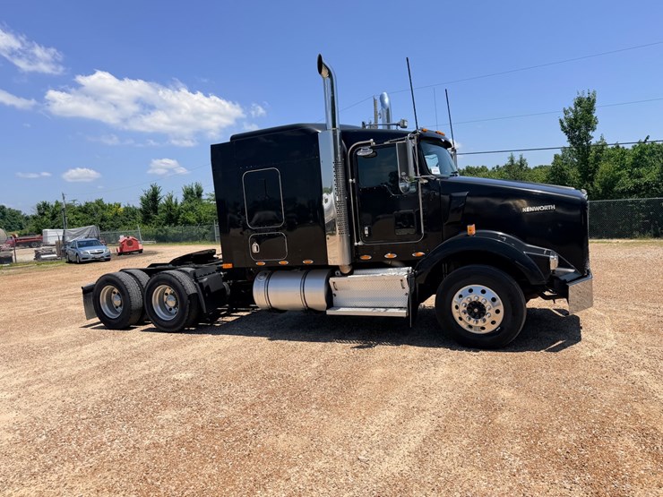 2010-kenworth-t800-image-26