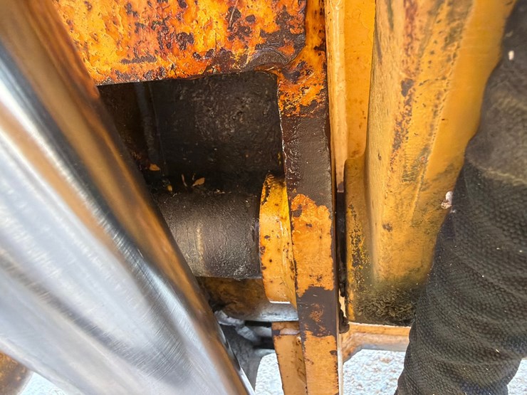 2000-deere-710d-image-67