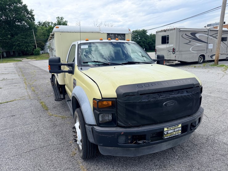 2010-ford-f550-image-24