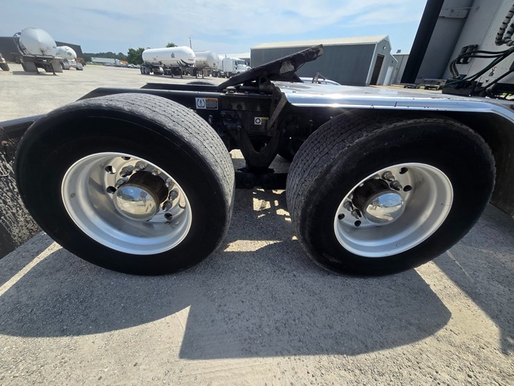2019-kenworth-t680-image-80