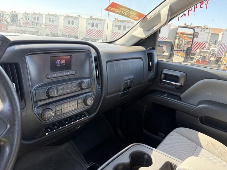 2017-gmc-sierra-2500hd-image-17