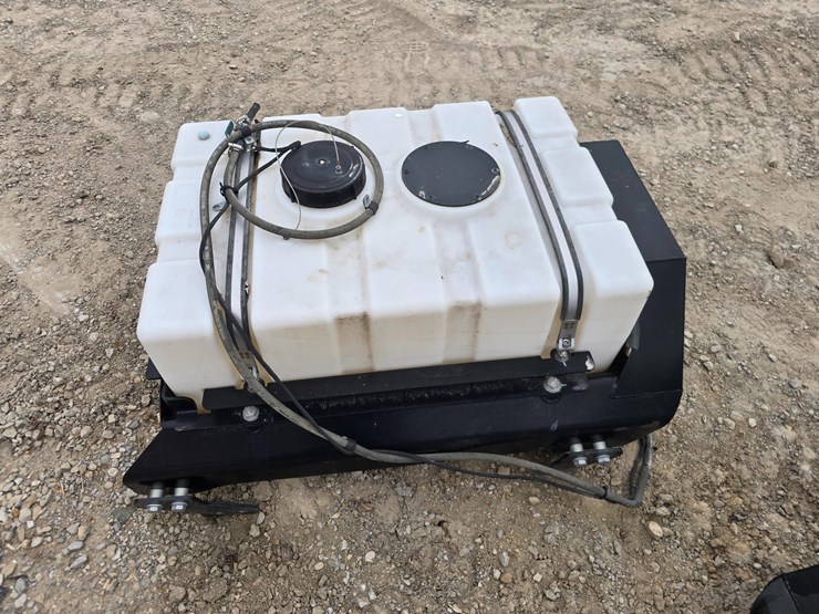 #23966-•-sprayer-tank-skid-steer-roof-mount-image-5