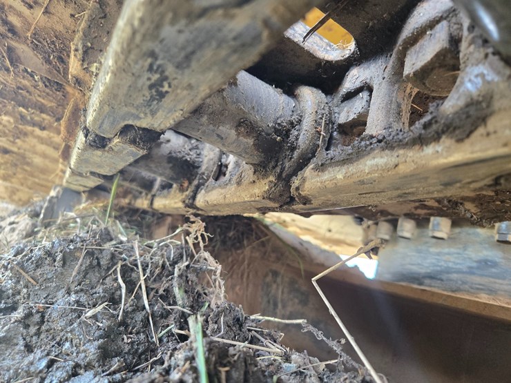 2019-caterpillar-320-image-85