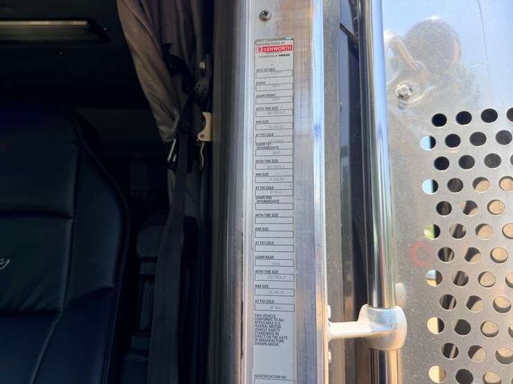 2010-kenworth-t800-image-103