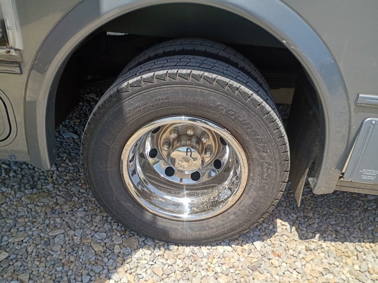 2005-ford-e450-image-138