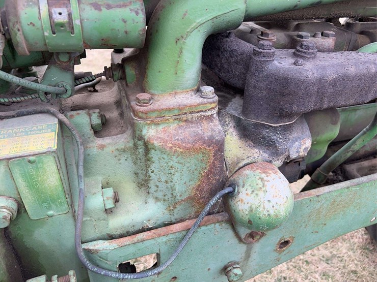 john-deere-520-image-24