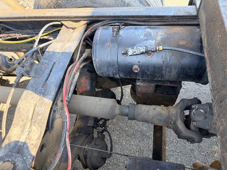 1993-mack-dm690s-image-48