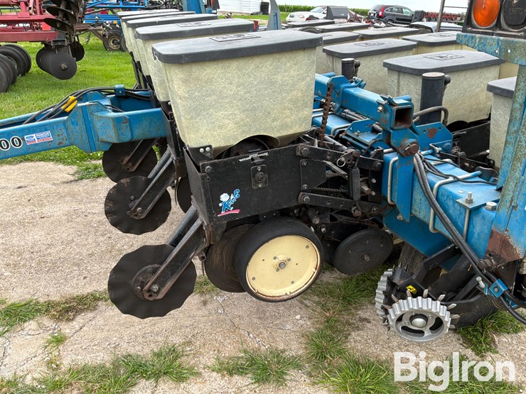2000-kinze-2000-image-19