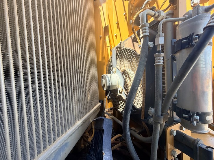 2010-caterpillar-328d-image-34