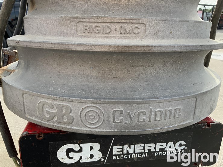 massey-ferguson-730-image-13