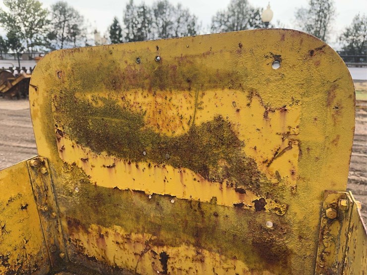 caterpillar-fifteen-image-23