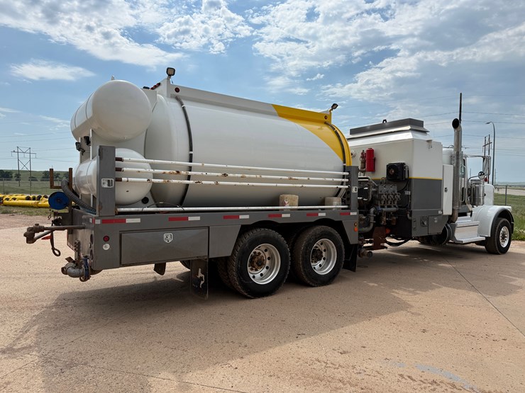 2019-peterbilt-389-image-6