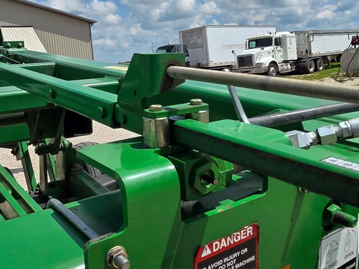 2010-john-deere-2700-image-17