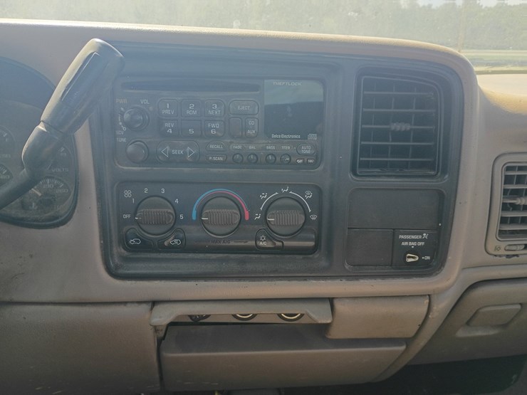 2001-chevrolet-silverado-3500-image-30