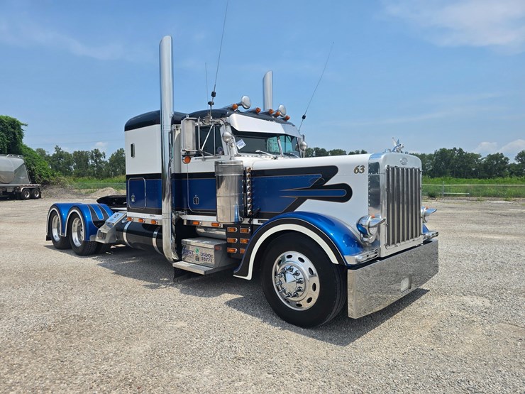 2000-peterbilt-379-image-41