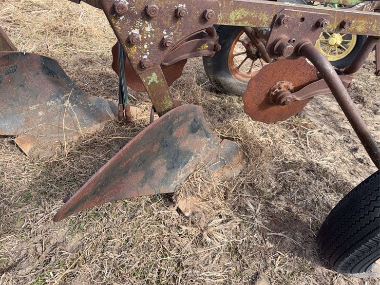 john-deere-no.-44-pull-type-two-bottom-plow-image-13