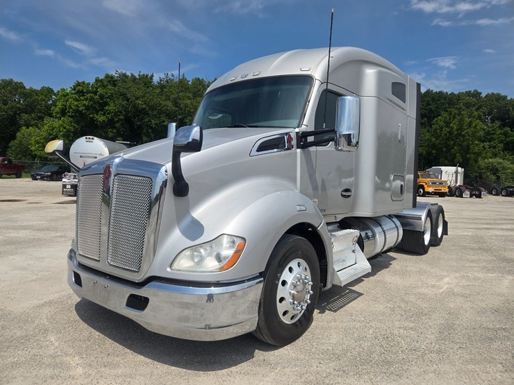 2019-kenworth-t680-image-2
