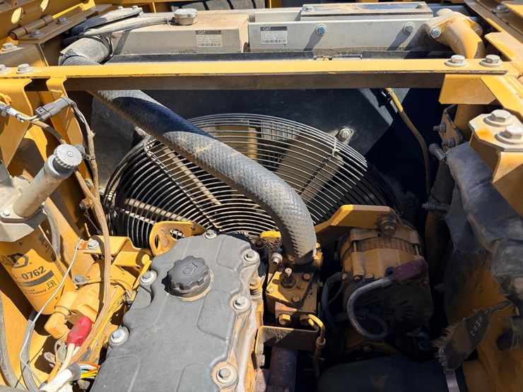 2010-caterpillar-328d-image-18