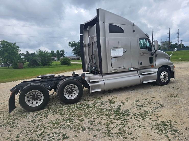 2010-kenworth-t2000-image-18