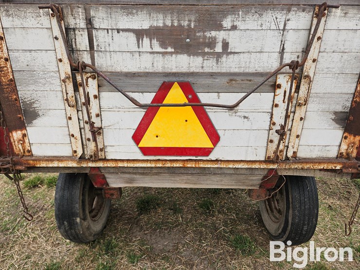 bus-brown-/-case-harvest-wagon-w/hoist-image-9