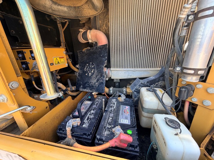2010-caterpillar-328d-image-27