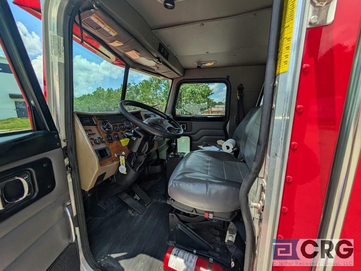 2009-peterbilt-335-image-22