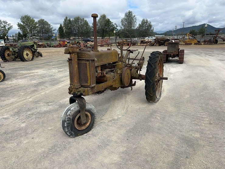 john-deere-model-b-image-1