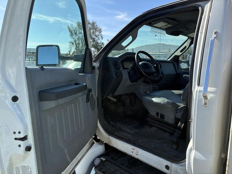 2011-ford-f650xl-image-24