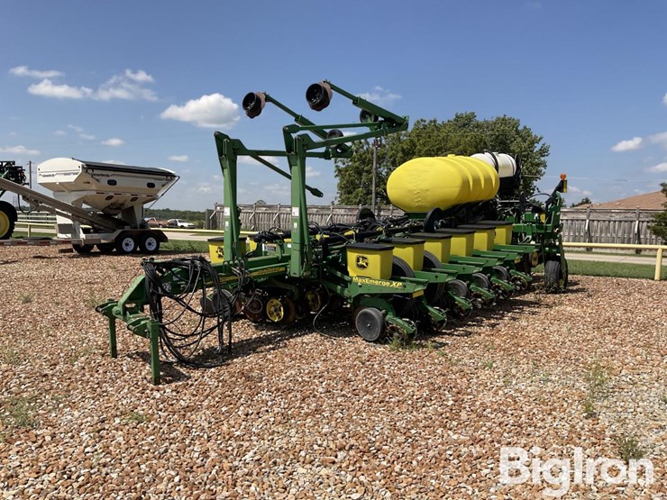 2010-john-deere-1770nt-image-1