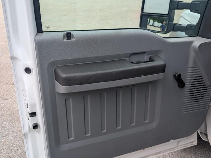 2016-ford-f550-image-7
