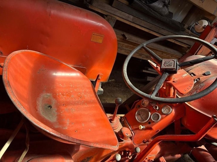 allis-chalmers-d17-gas-tractor-image-10