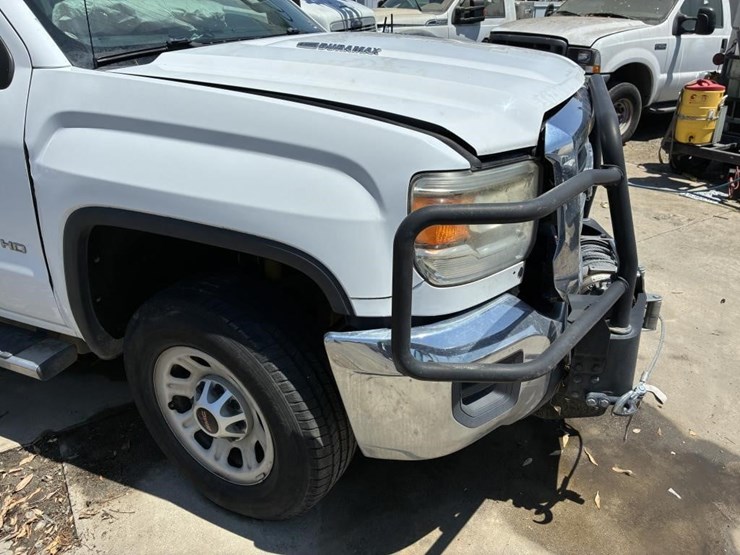 2015-gmc-3500hd-image-13