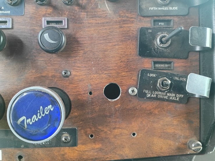 1997-peterbilt-379-image-55