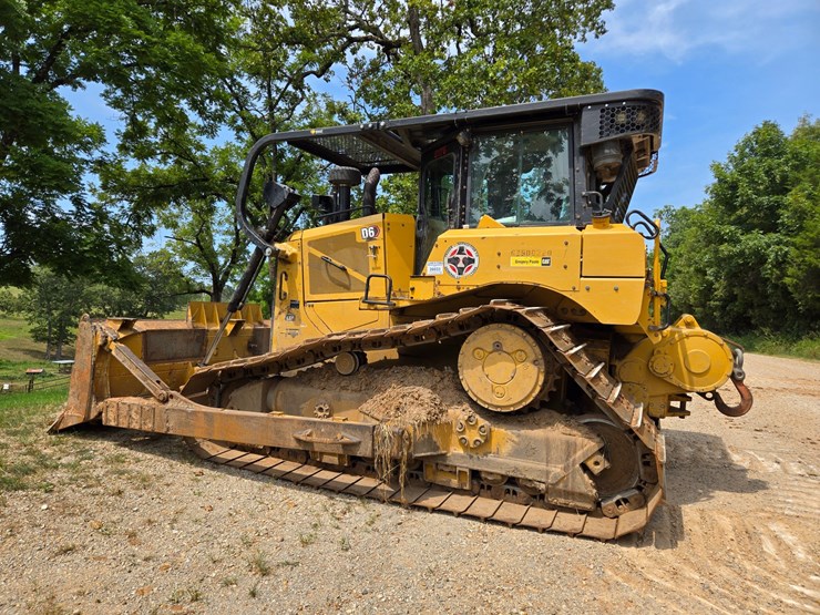 2019-caterpillar-d6-image-6